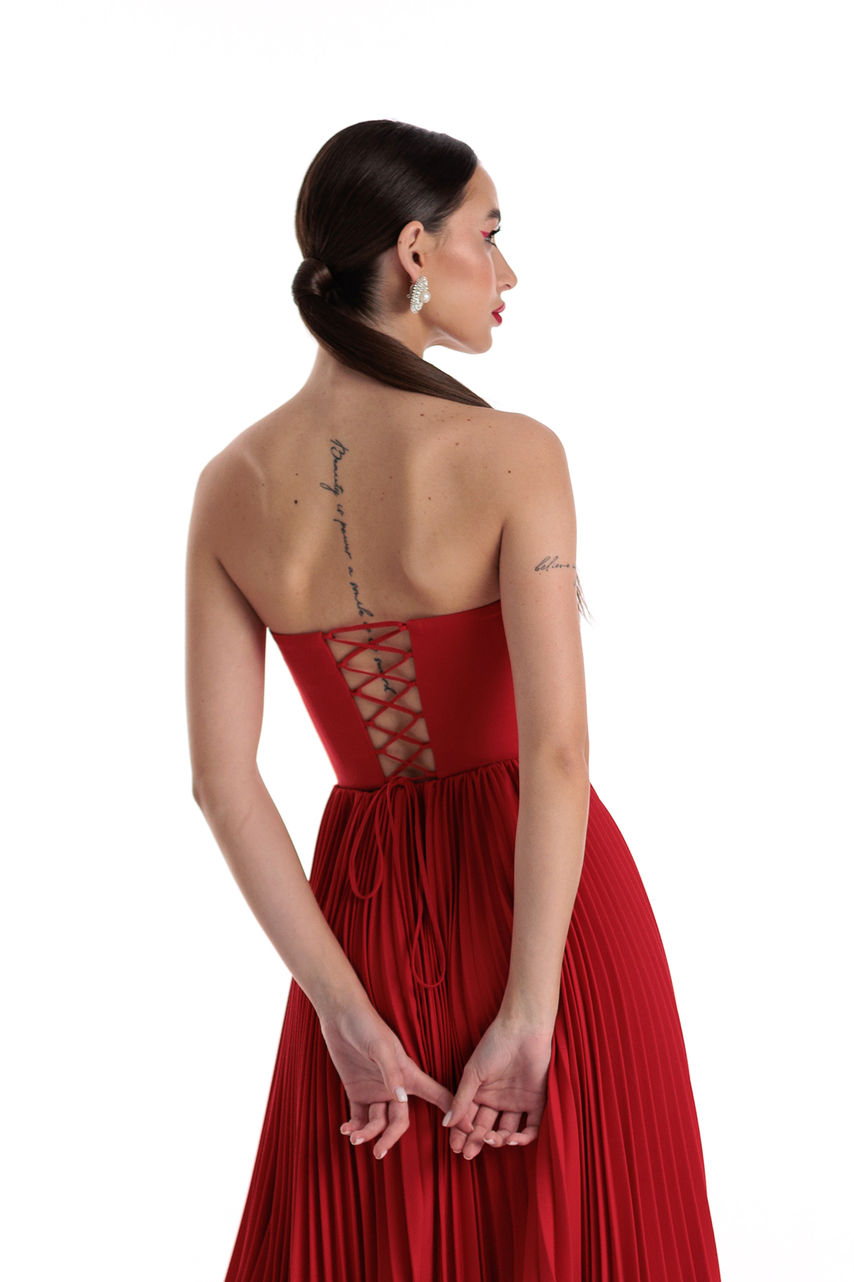 Bralette "KIla' in red and black colours. Available for online orders at Repulo's Atelier website.