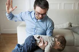Dad-Spanking-Kid