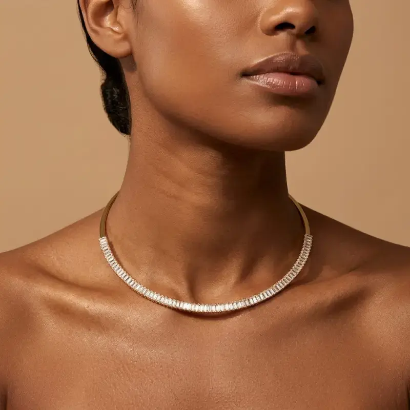 Choker dourado polido com zircônia