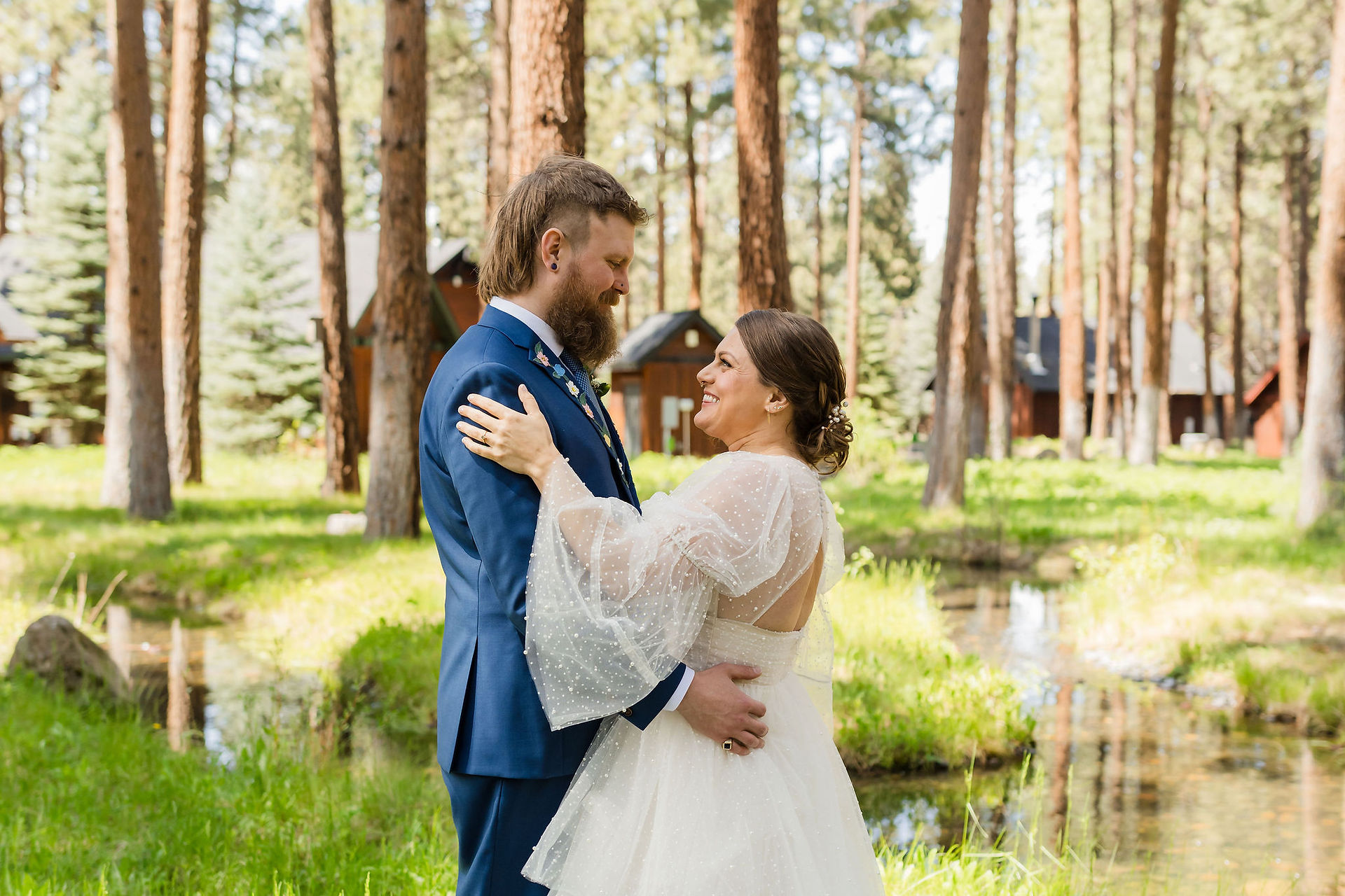 Summer wedding at FivePine Lodge in Sisters, Oregon.