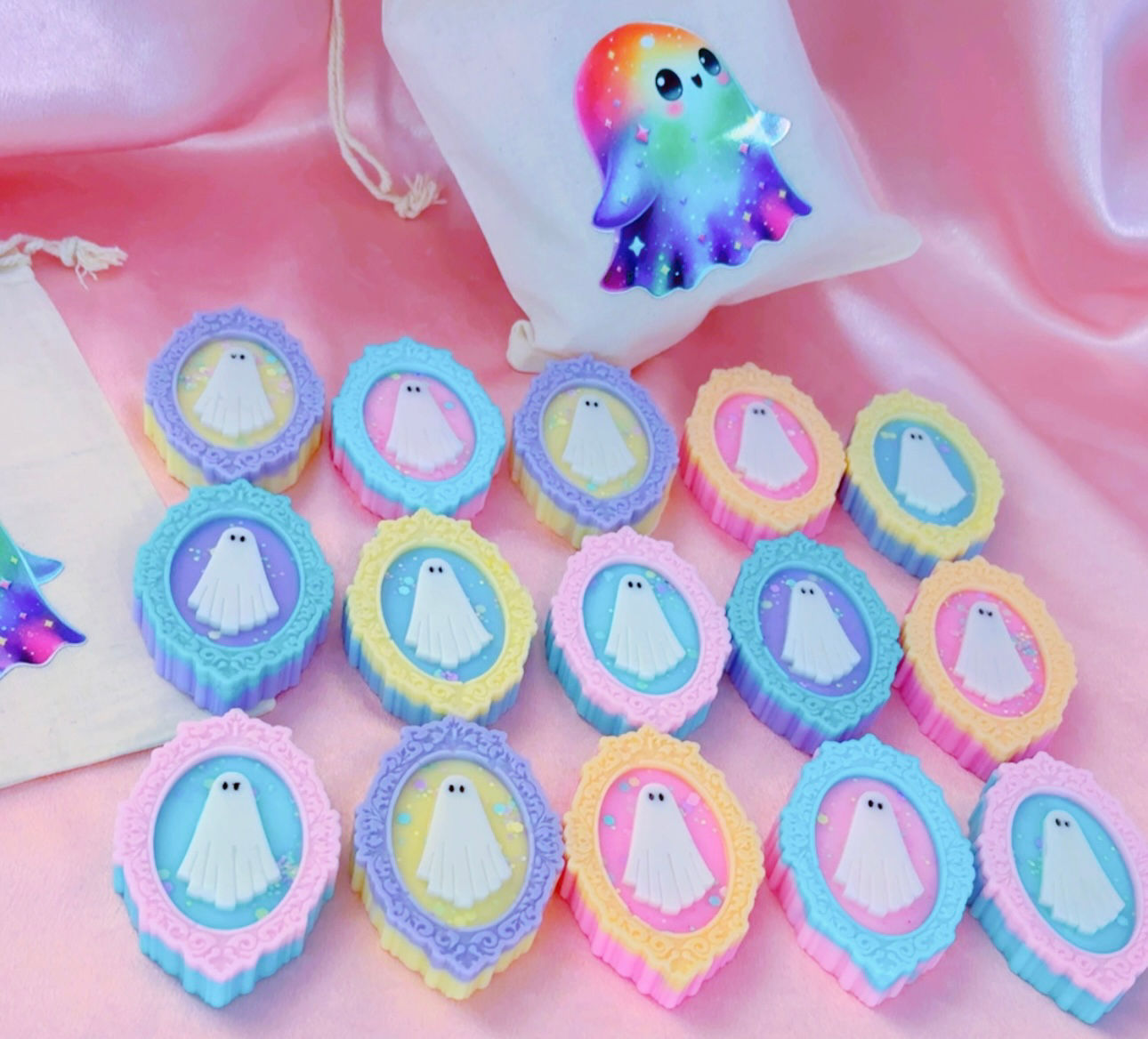 🌈Pastel Vintage ghost frame 👻
