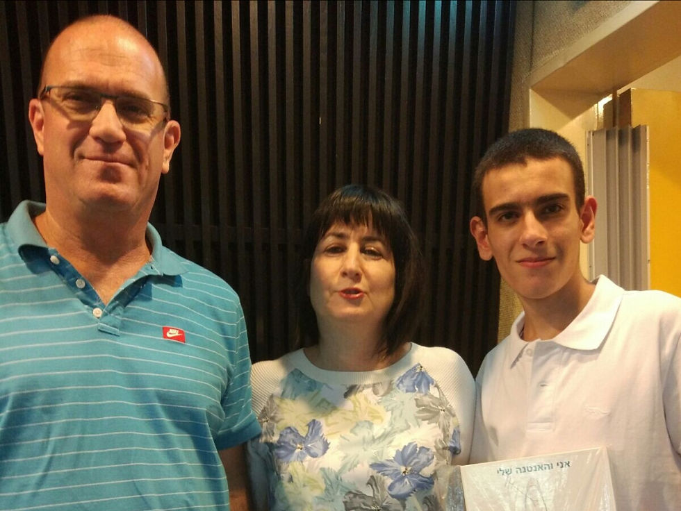 מימין: עודד בלייברג, נורית דנינו, רון סגל באירוע השקת הספר