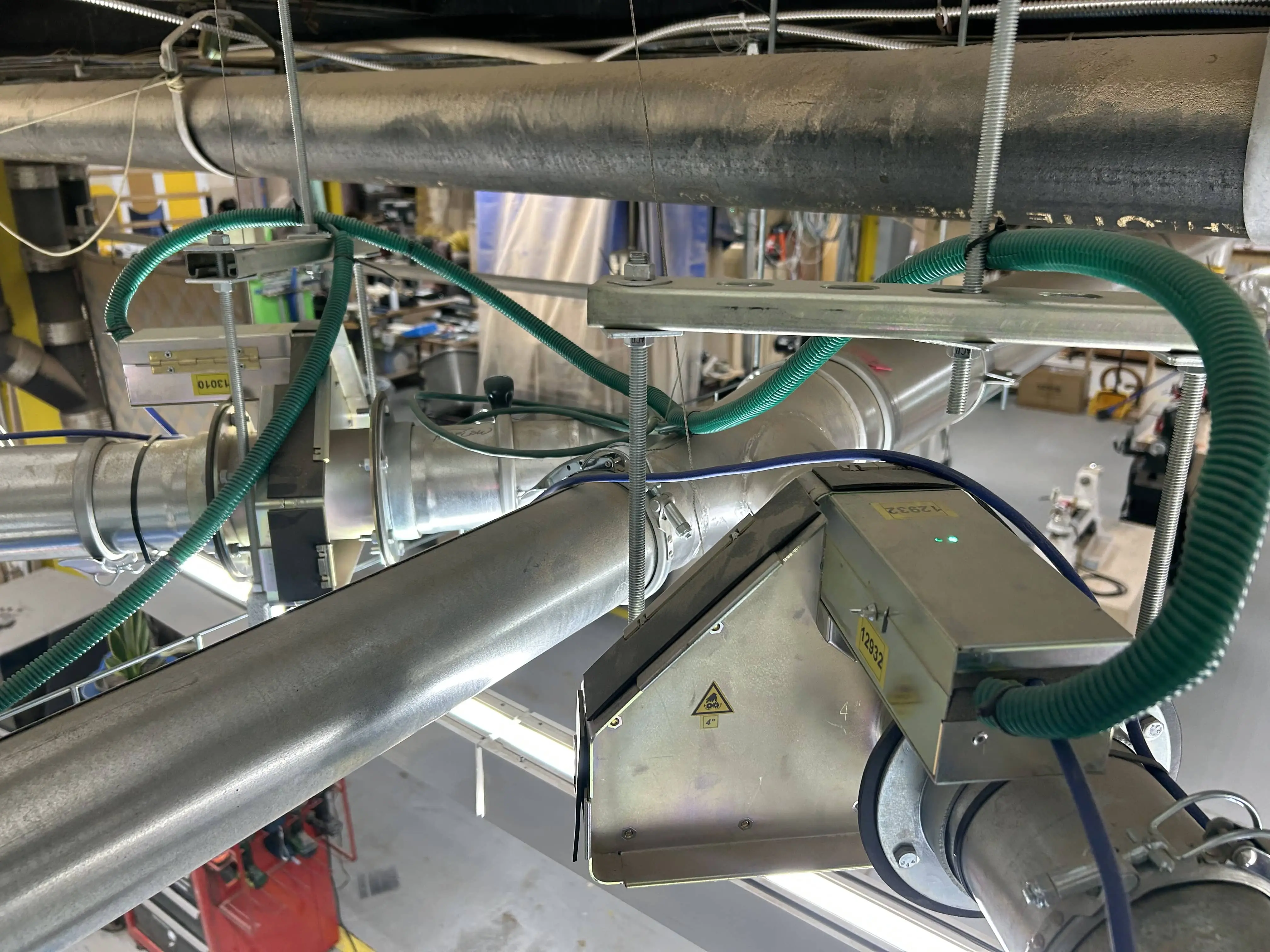 Dust collection system equipped with Ecogate