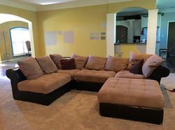 LIVING ROOM (BEFORE)