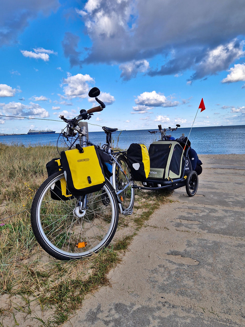 We made it to the Baltic Sea, so a short stop to let Mrok compare the taste of the water with the Atlantic – it’s his very first time here.