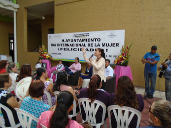 Destaca Alcalde el Valor de la Mujer en su Administración