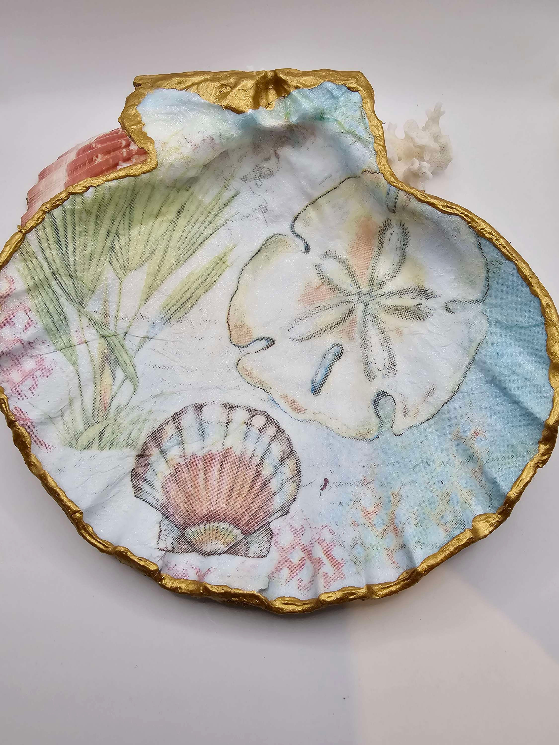 Decorative shell ring dish