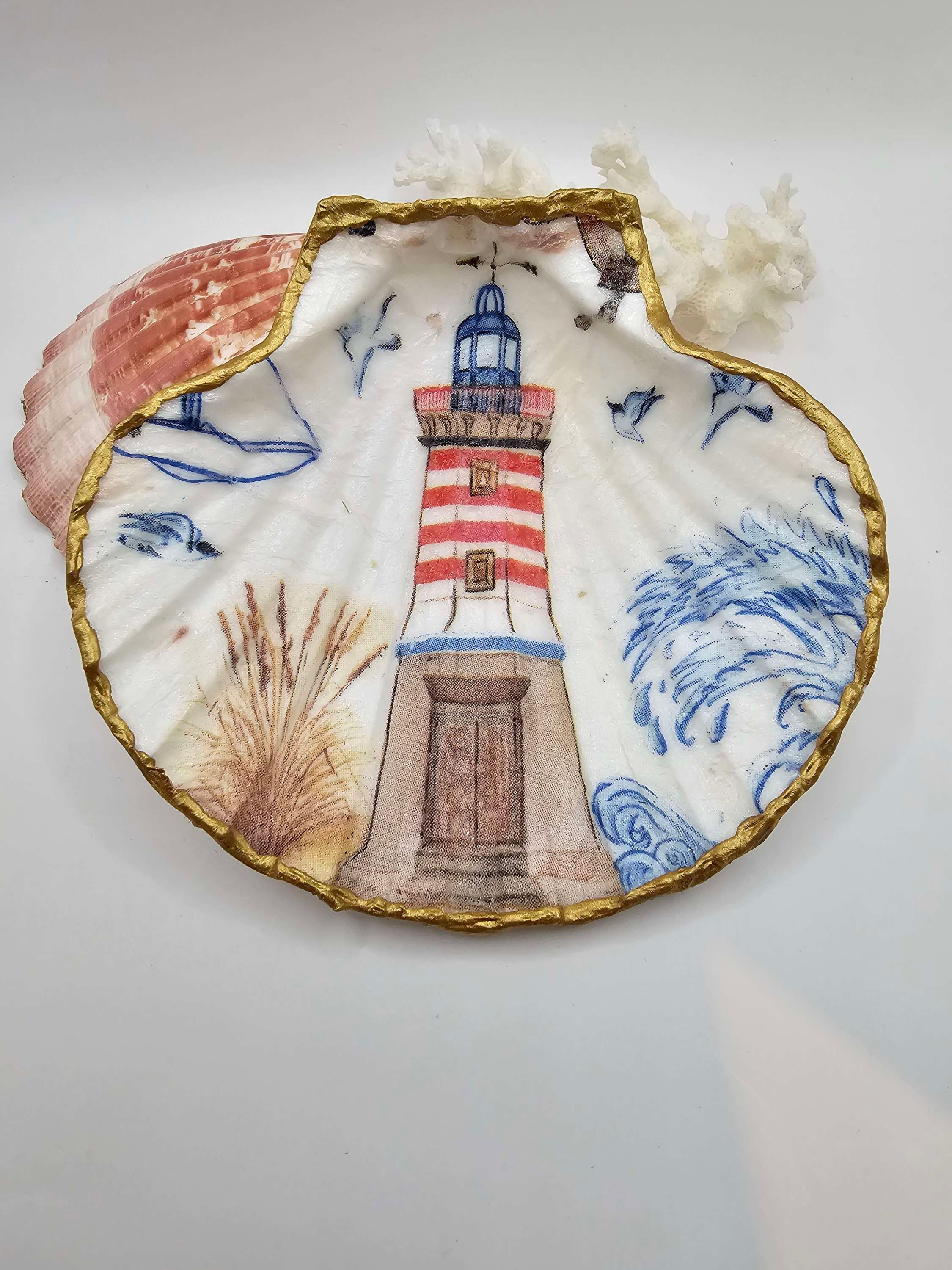 Decorative shell ring dish