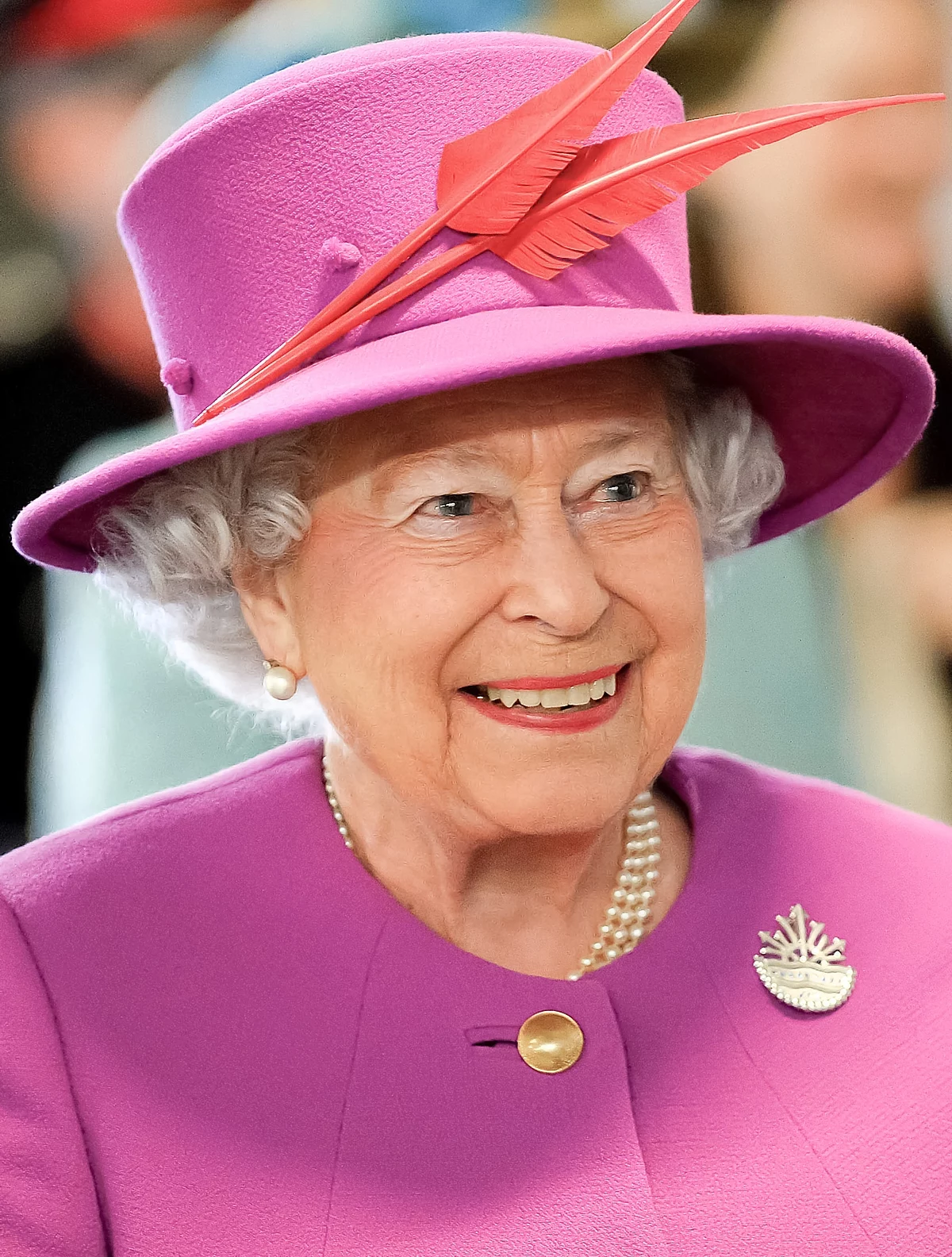 Queen_Elizabeth_II_in_March_2015.jpg.webp
