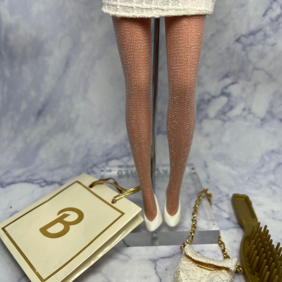 Thumbnail: Barbie (1993) - Collector Doll Classique 'City Style’ Doll #10149