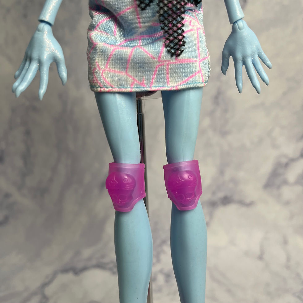 Thumbnail: Monster High (2013) Doll - Skulimate Roller Maze - Abbey Bominable Doll #Y8349