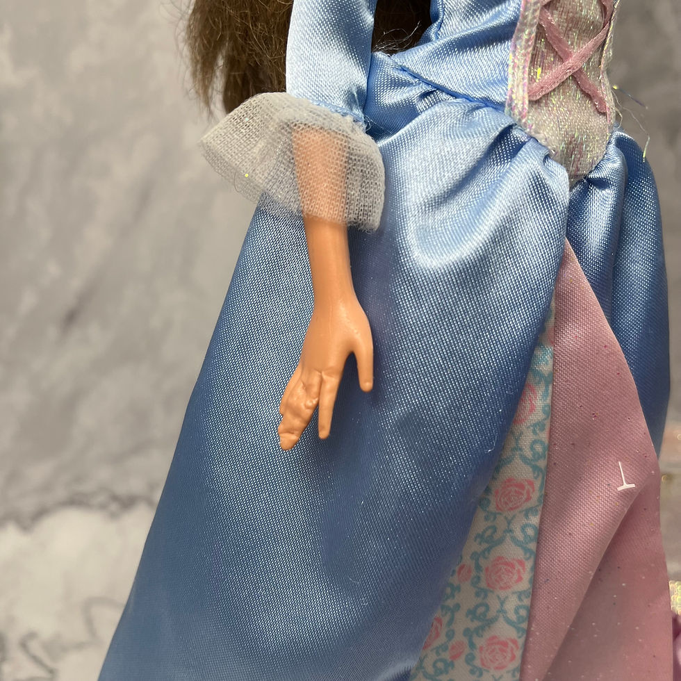 Thumbnail: Barbie (2007) - Princess & The Pauper - Erika Gift Set Doll (L8137), Damaged