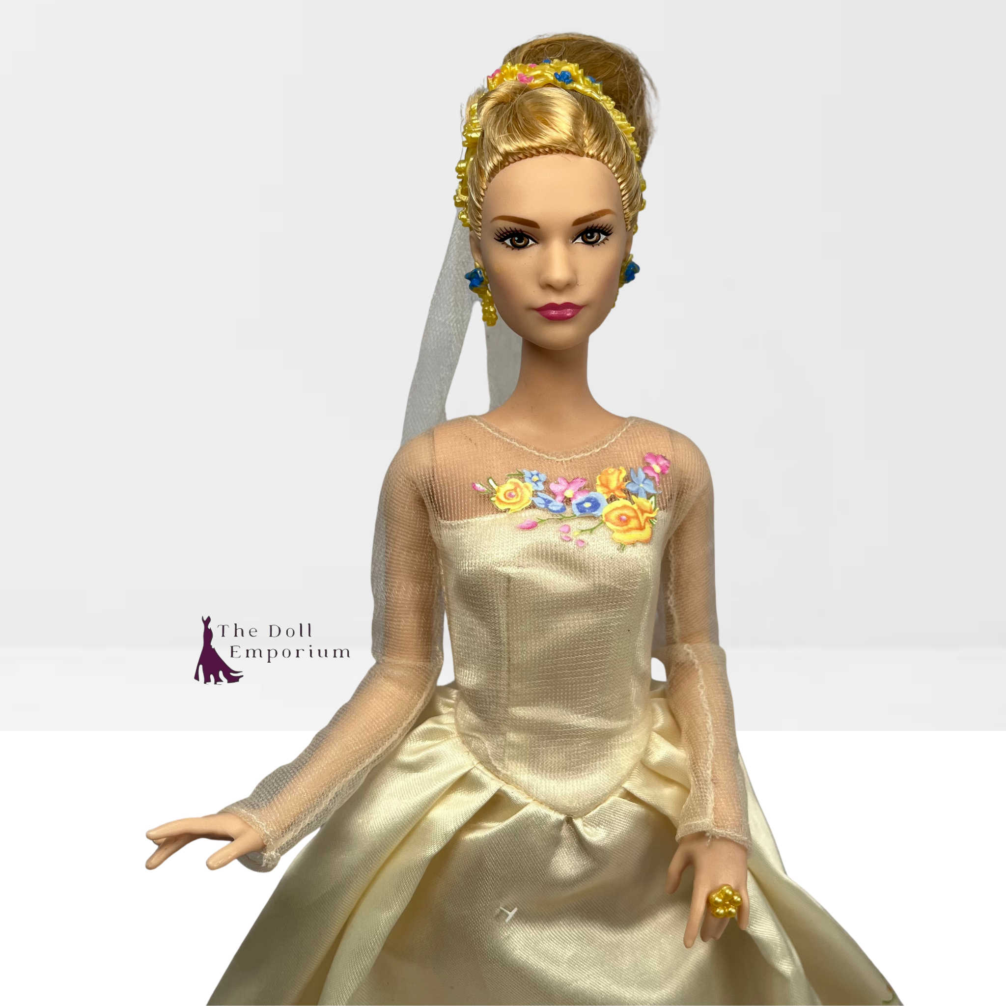 Disney Store (2015) - Disney Film Collection: Bride Cinderella Doll (Lily James)