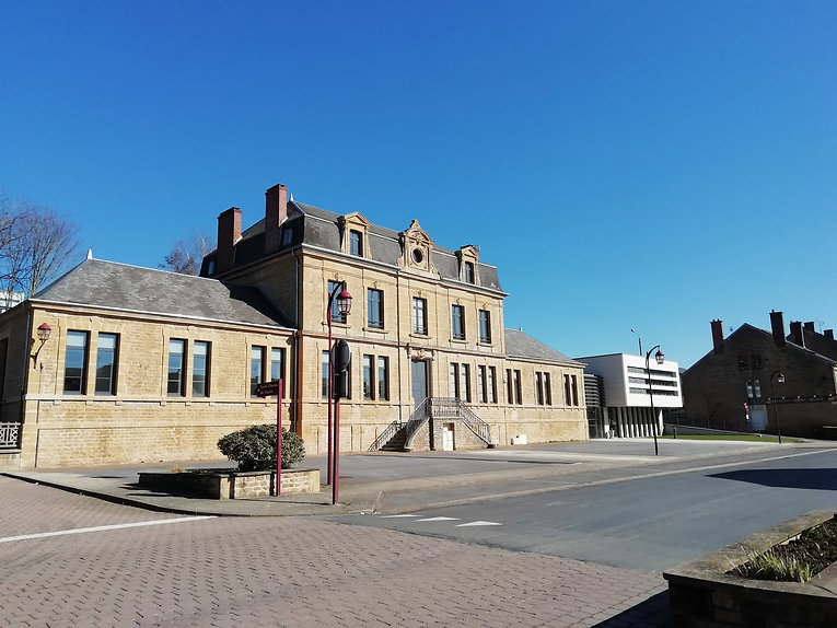 Salle Des Fetes Rue Jean Jaures Vivier Au Court