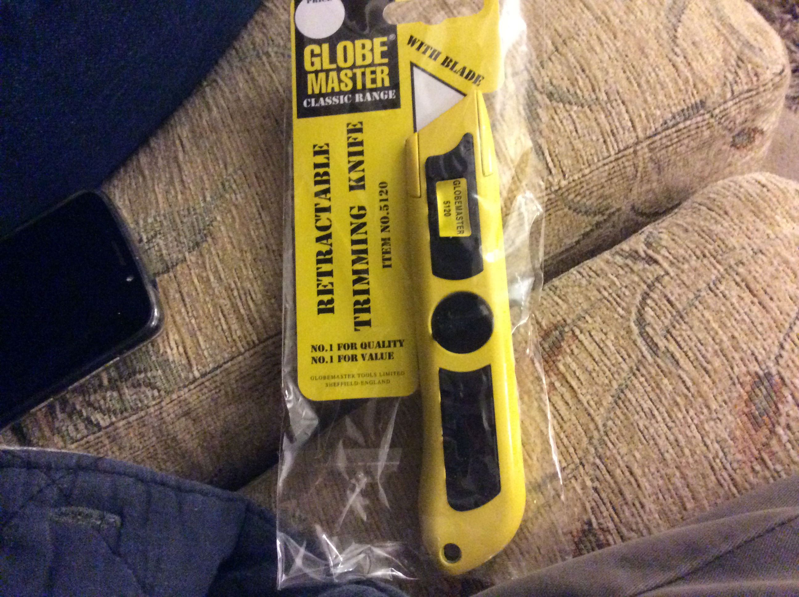 Globe Master retractable trimming knife