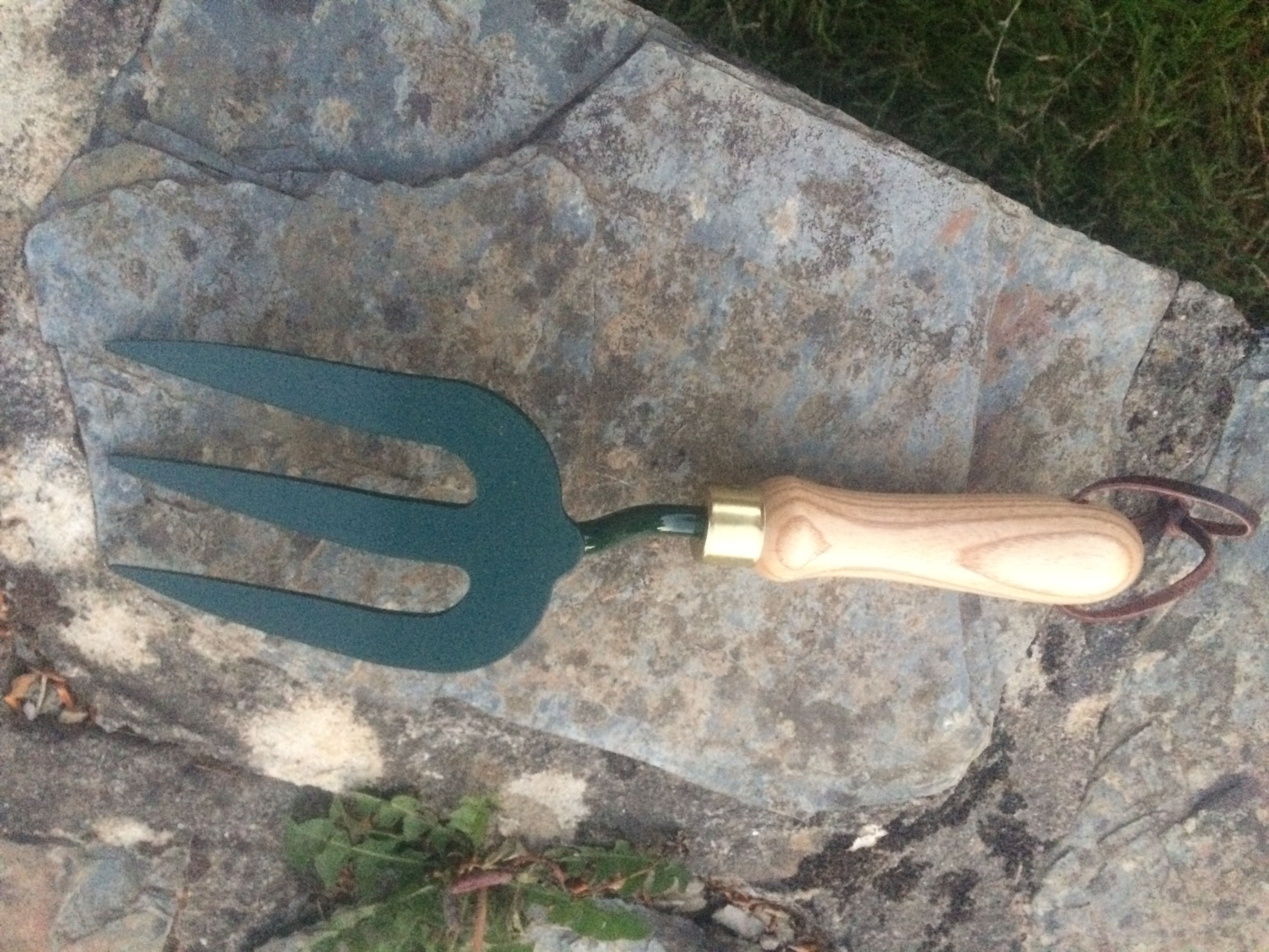 Green garden hand cultivator tool