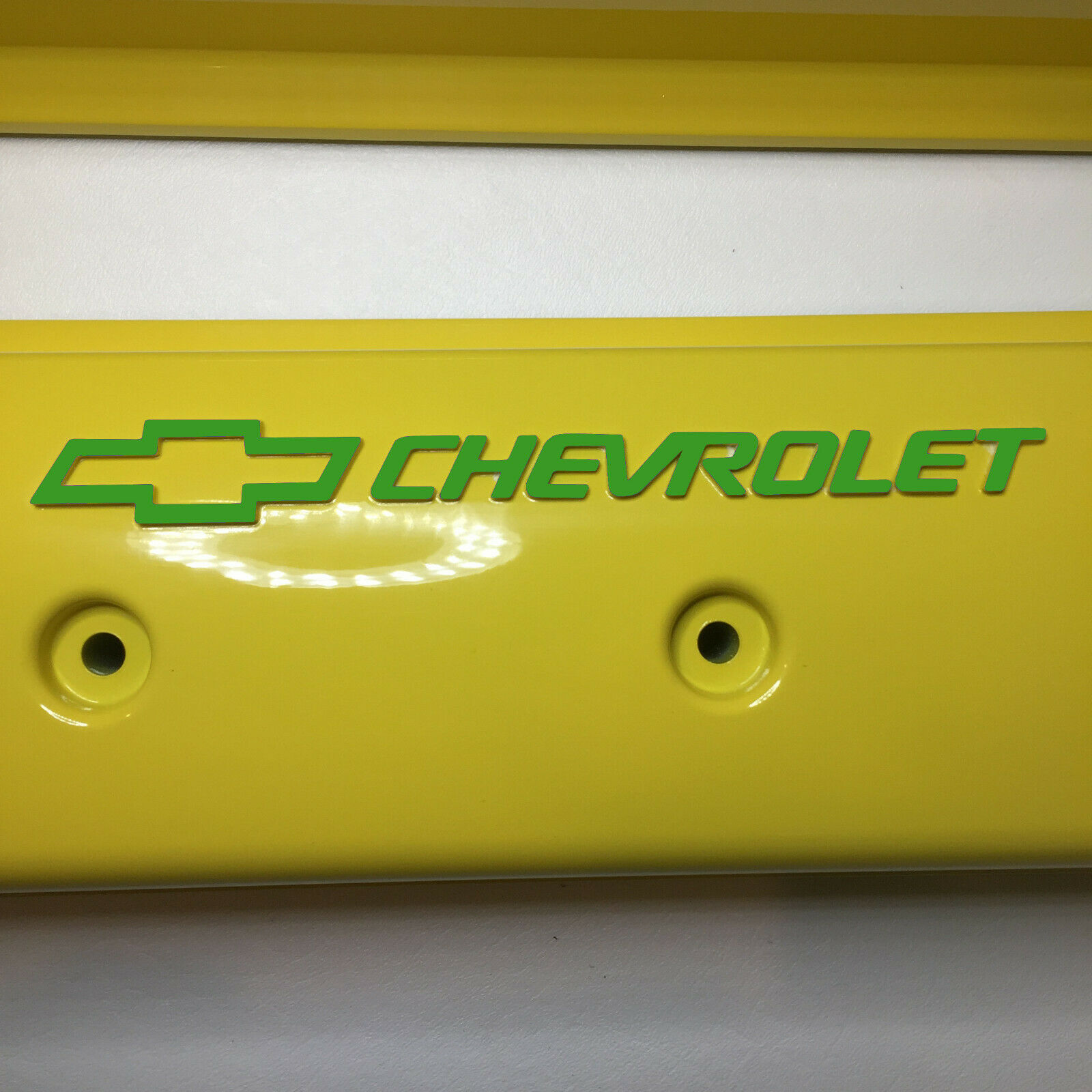 Chevy Small Block ZZ6/Vortec Center Bolt Holley 241-290 Yellow W/ Green Letters