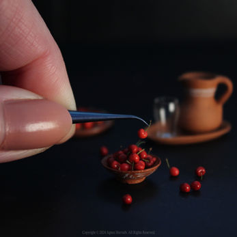 1:12 scale miniature fruits.