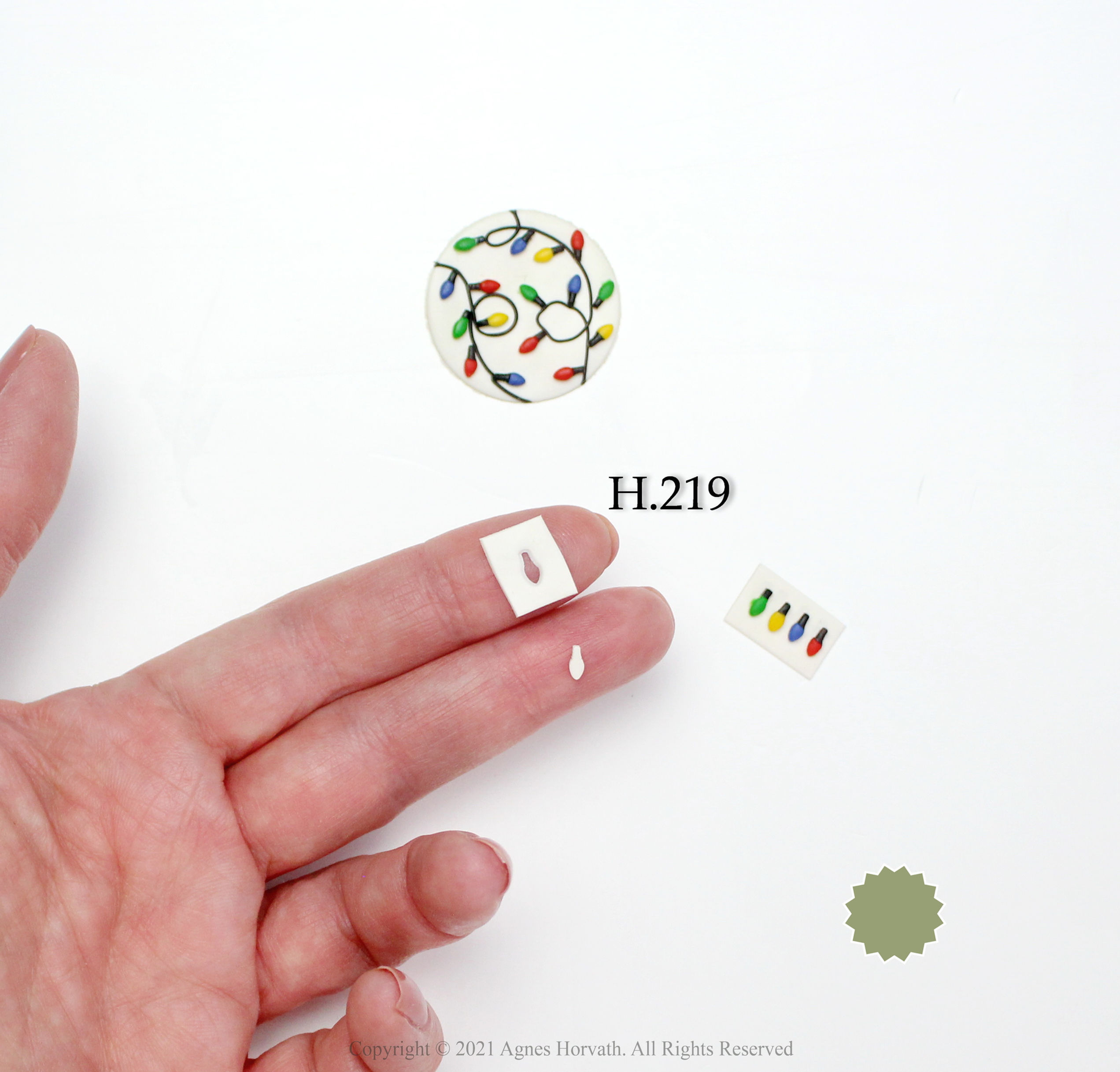 H.219 - Christmas Light Bulb - 6.5mm