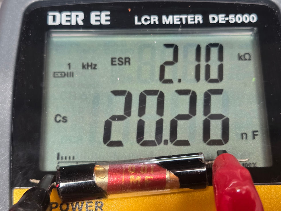 Vieux condensateur papier huilé 10nF mesuré à plus de 20nF avec une ESR qui s'envole