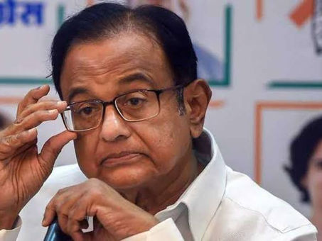 सरकार आर्थिक वृद्धि की चिंता छोड़े कोरोना पर ध्यान लगाएं चिदंबरम