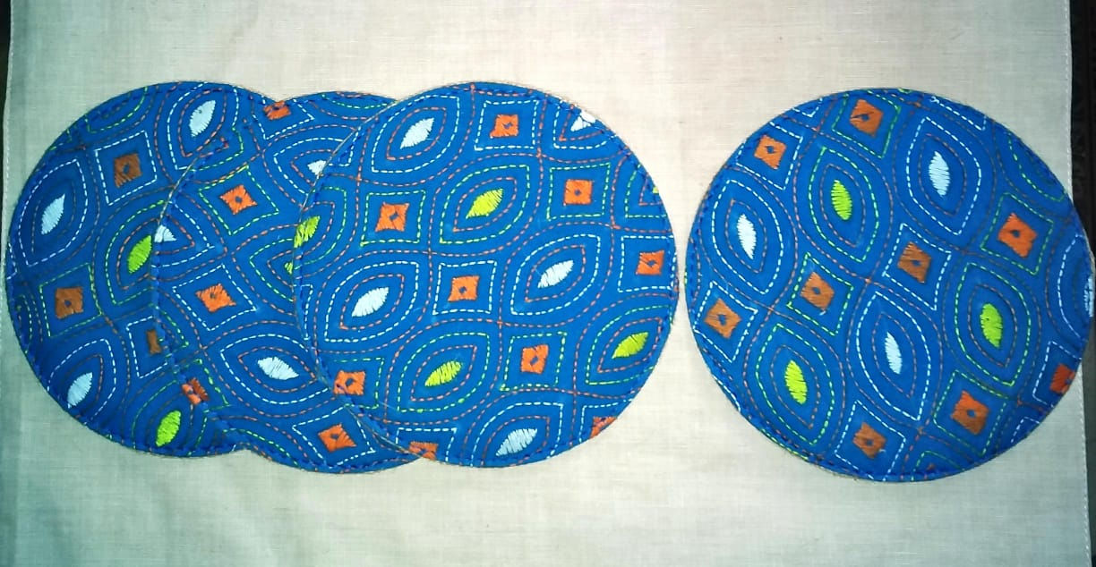 Kitchen & Dining: Set of 6 hand embroidered coasters