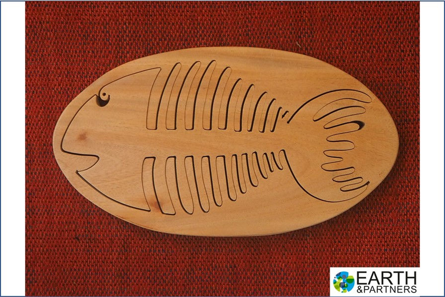 Thumbnail: Kitchen & Dining: Wooden trivet