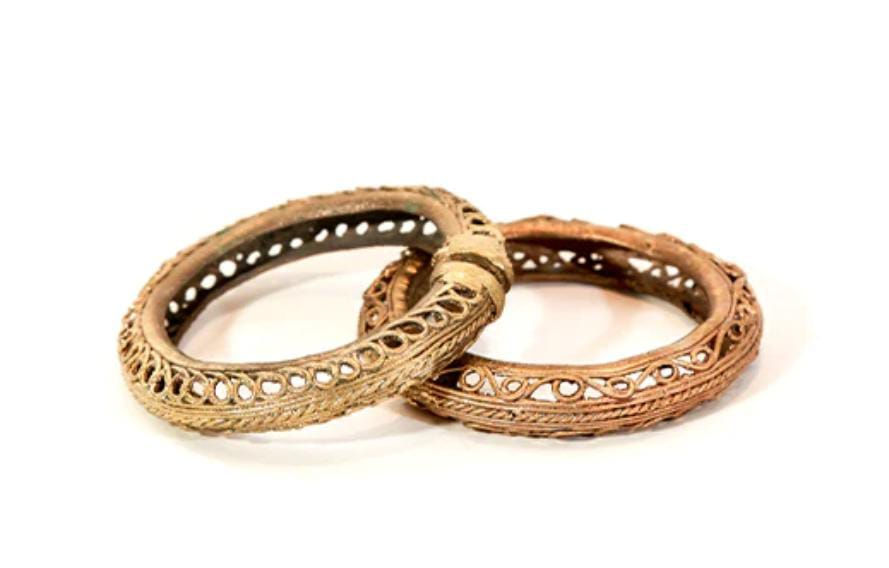 Accessory: Tribal bangle made of Dokra
