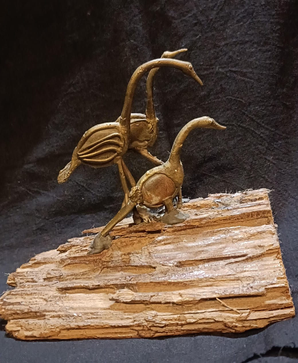 Table Decor: Bird in bronze and pebble