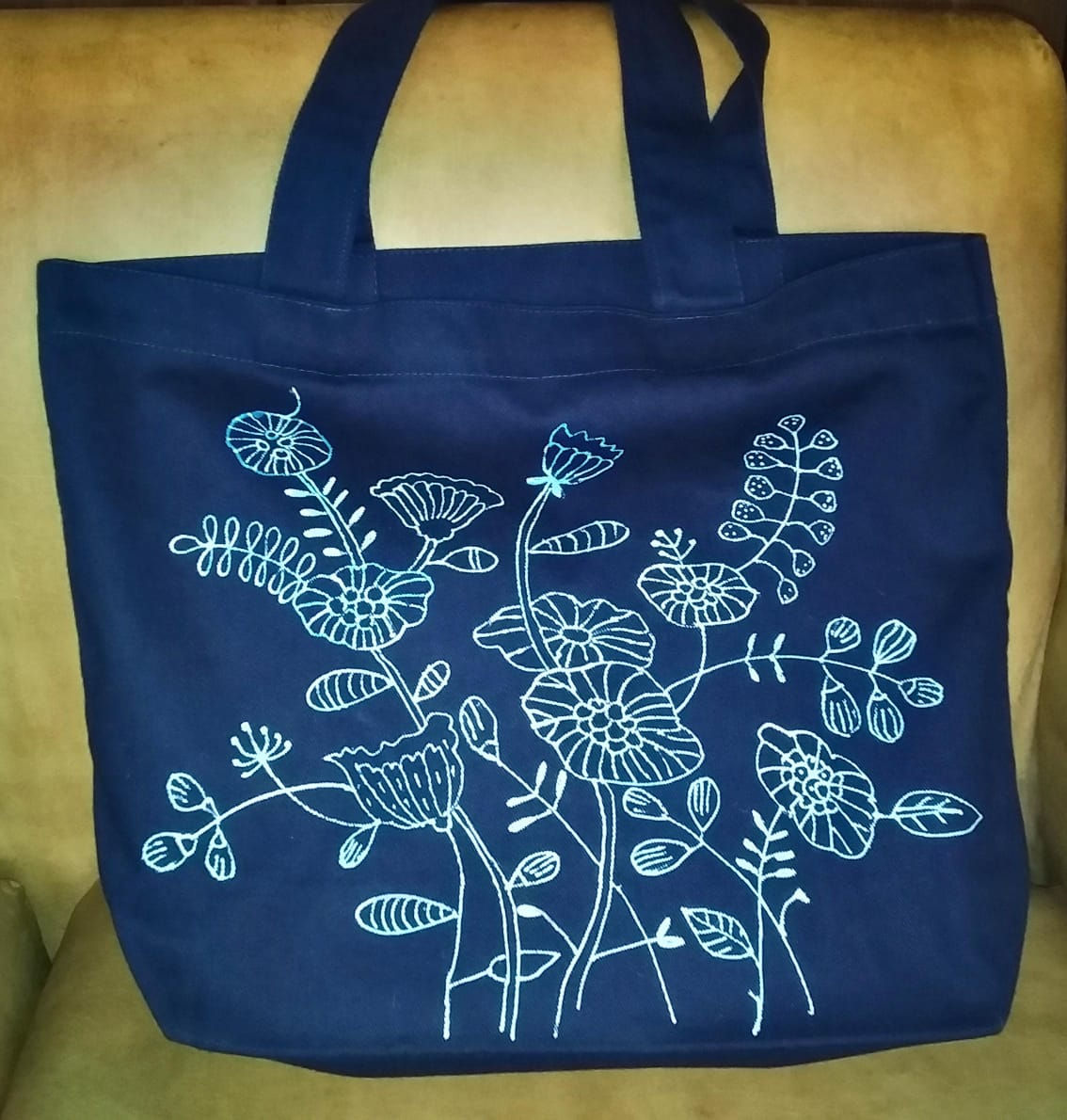 Bag: Blue canvas shoulder bag