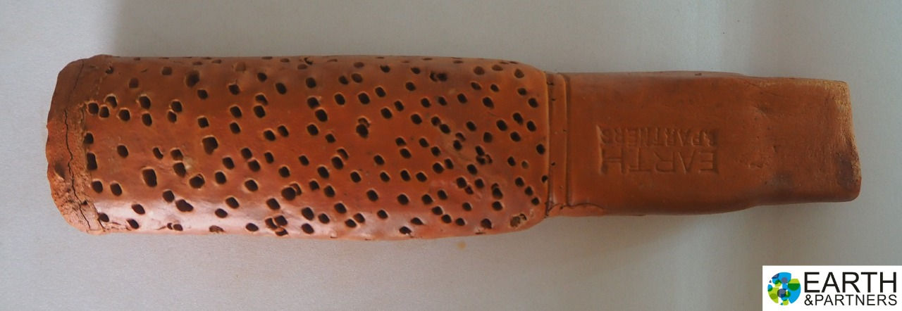 Bath: Terracotta foot scrubber