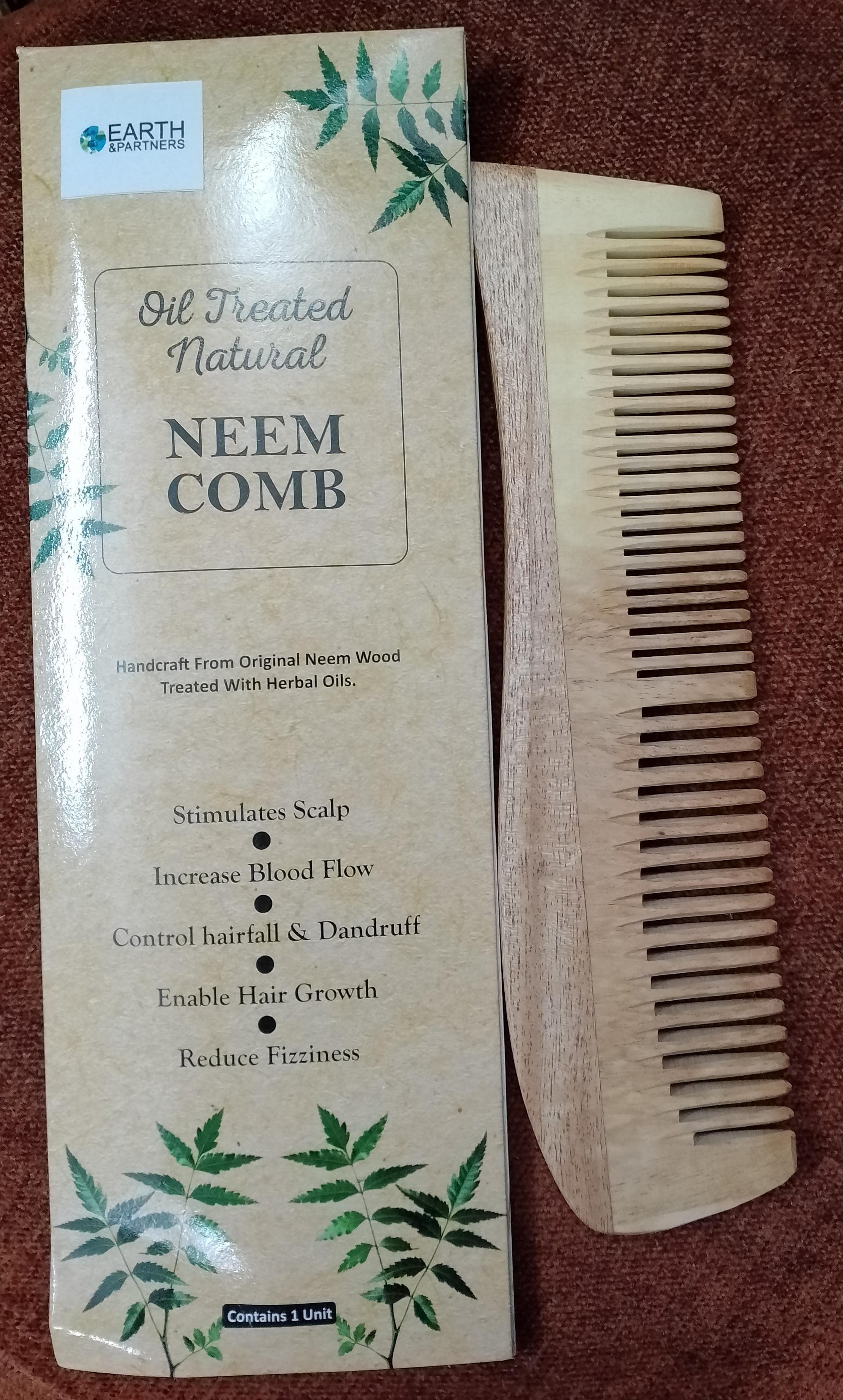 Accessory: Neem-wood comb
