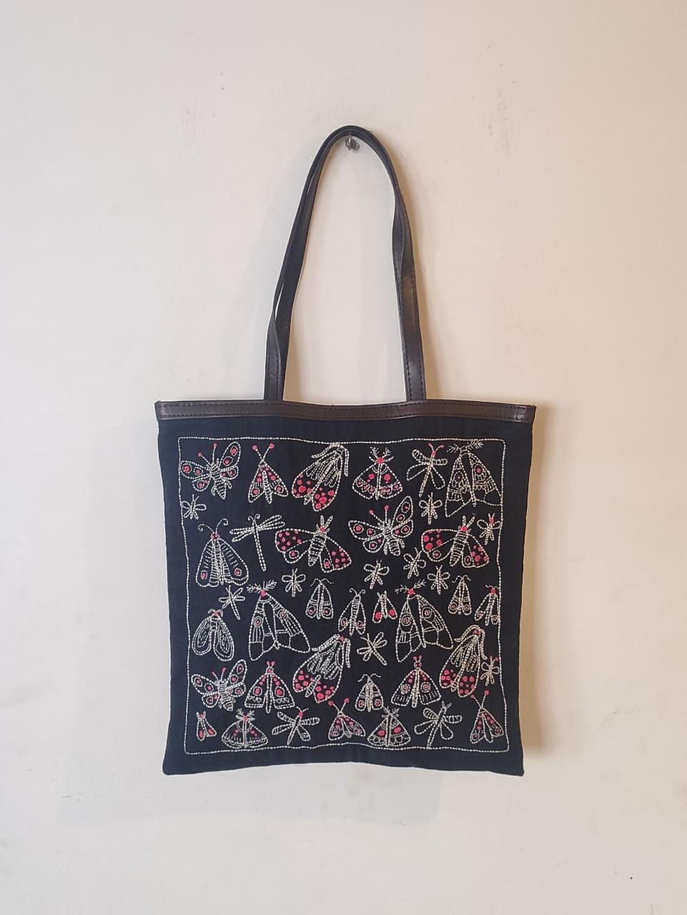 Bag: Shoulder bag made of cotton and pure leather