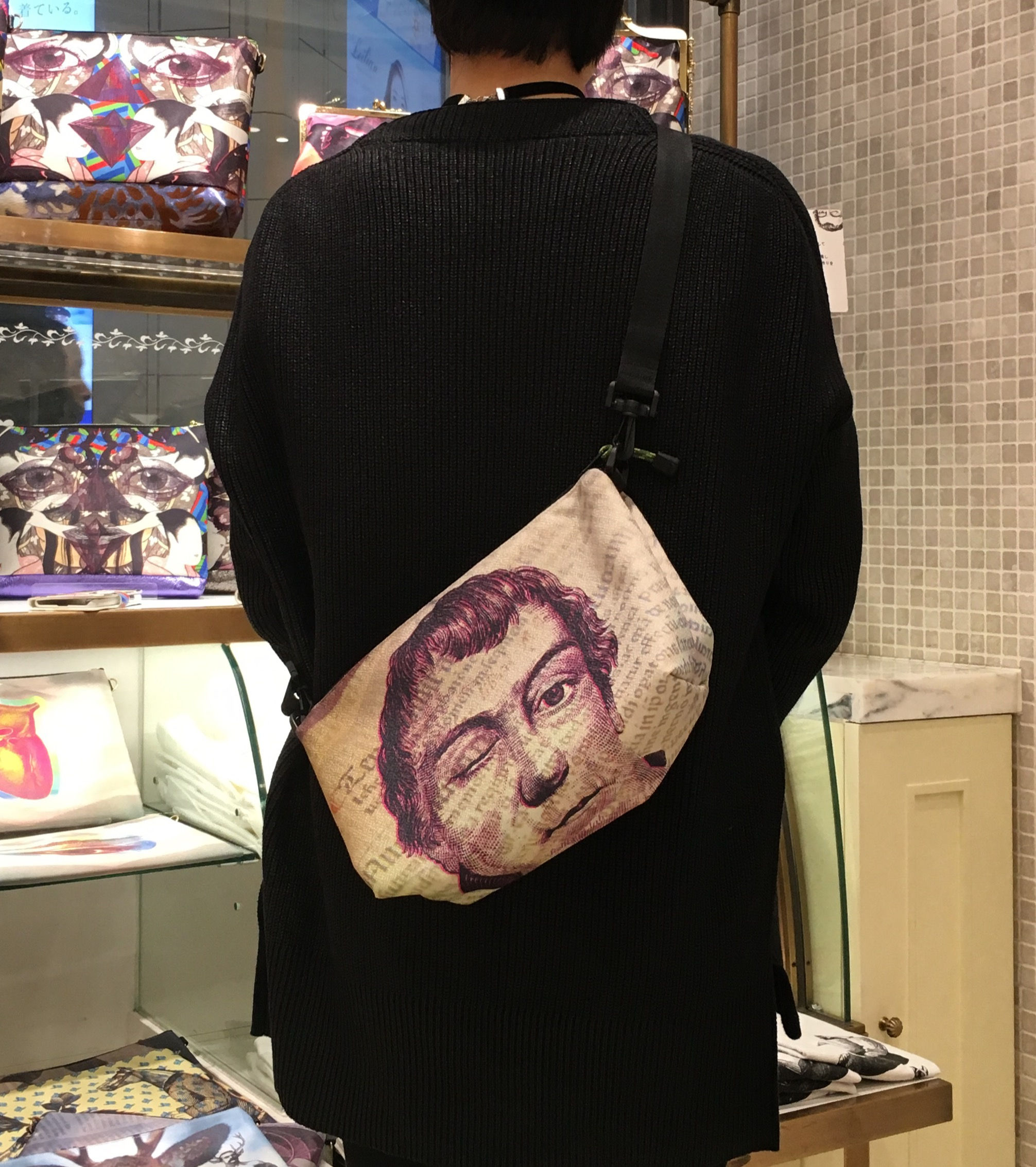 にょっきりカスパーくん