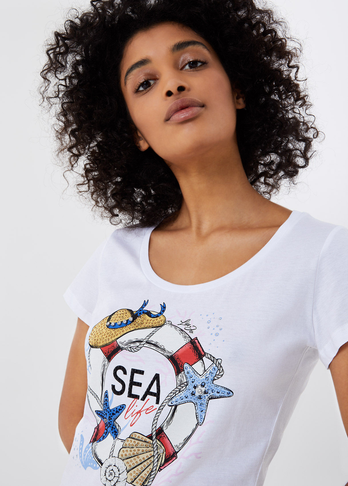 T-shirt avec imprimé et applications