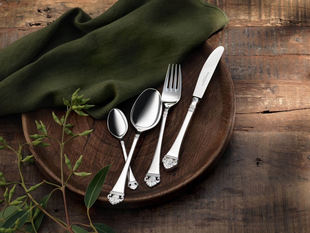 Rosenmuster 4 tlg. Menübesteck (150g massiv versilbert)