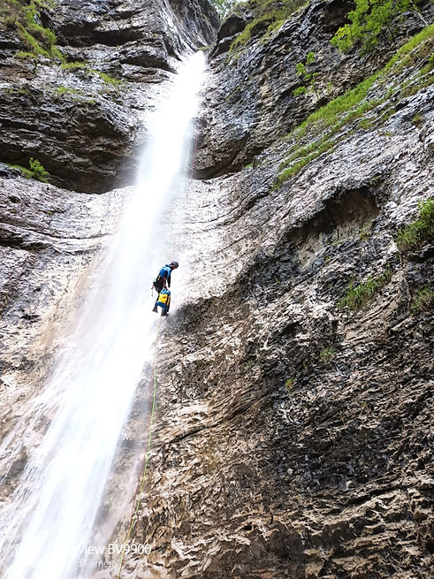Corso Canyoning Borgovalbelluna.jpeg
