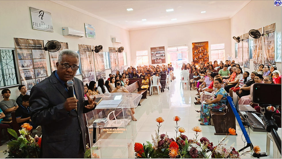 Pr. Itamar Coelho ministrando o estudo EDB.