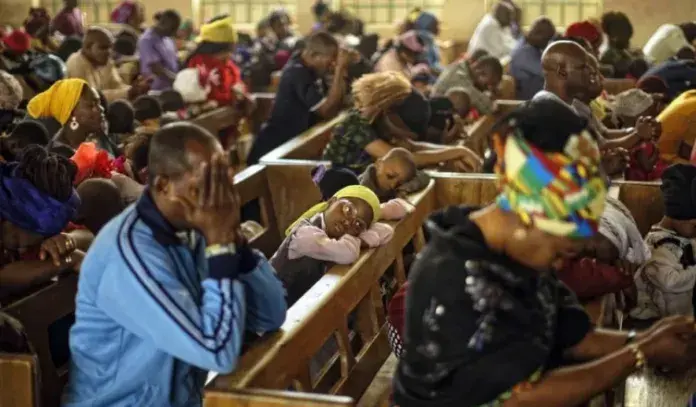 Nigéria: violência contra os cristãos não destrói a fé, mas a multiplica.