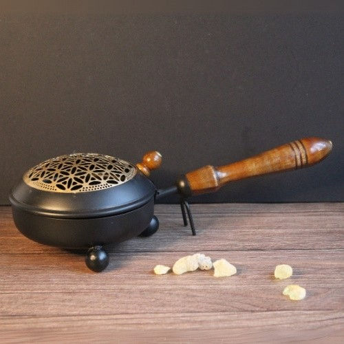 Encensoir rituel en métal ajouré Fleur de Vie pour travaux magiques, rituels de purification énergétique, nettoyage des lieux