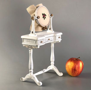 Shabby chic style embroidery desk