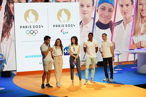 Vidéo, Videaste, réalisateur, monteur, institutionnel, photo d'entreprise, corporate, reportage, congrès entreprise, studio mobile, portraits, organigramme, publicité, 