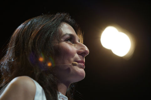 Vidéo, Videaste, réalisateur, monteur, institutionnel, photo d'entreprise, corporate, reportage, congrès entreprise, studio mobile, portraits, organigramme, publicité, 