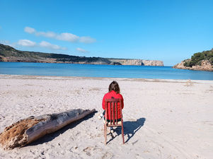 Minorque en haute saison : comment éviter la foule et vivre l’île autrement