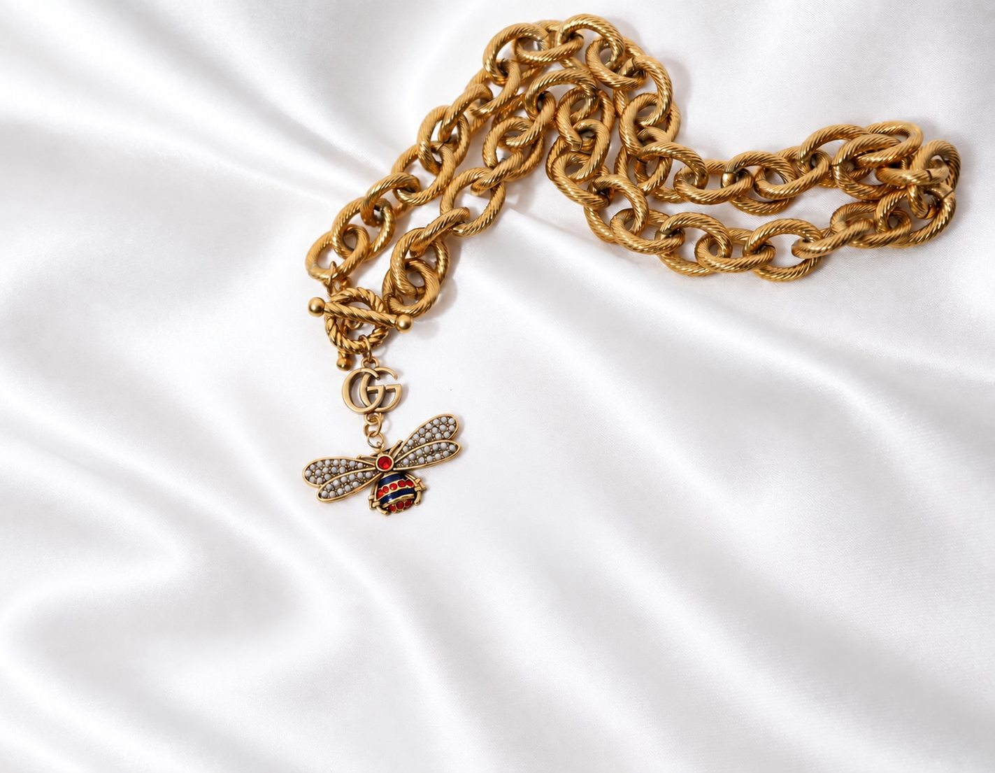 Beebee Bold Toggle Chain Necklace