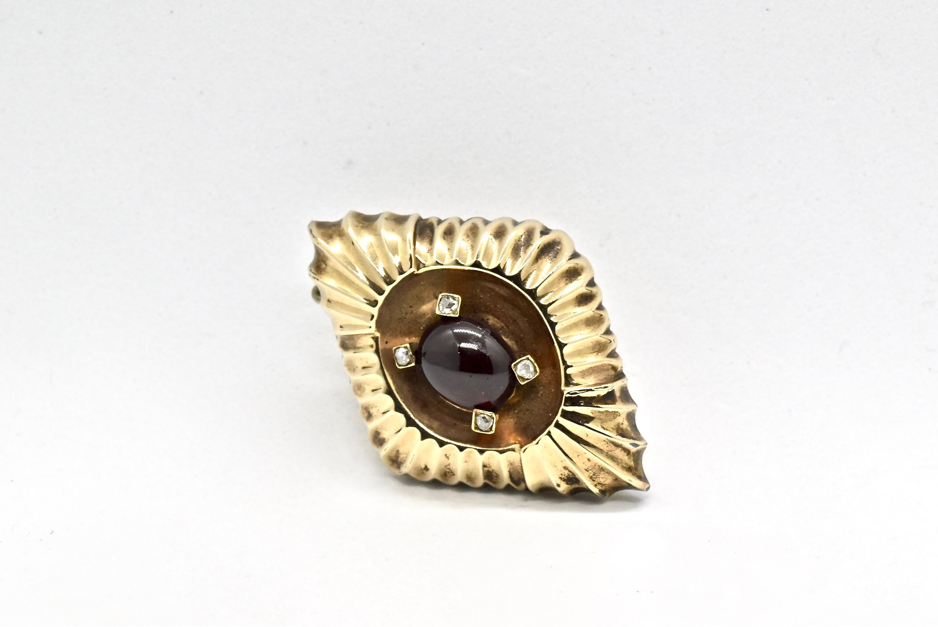 Cabachon Garnet & Diamond Brooch