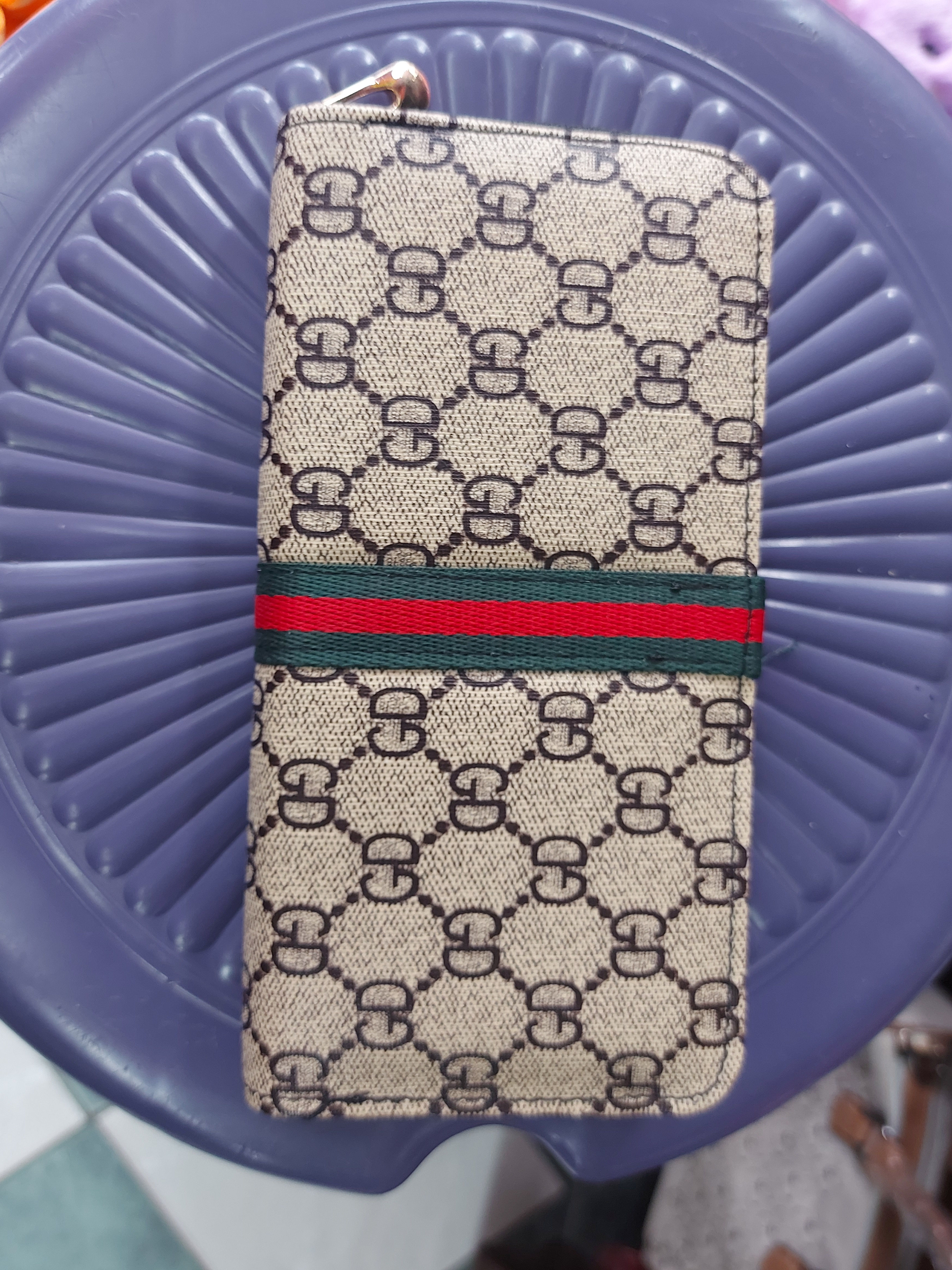 Cartera en réplica