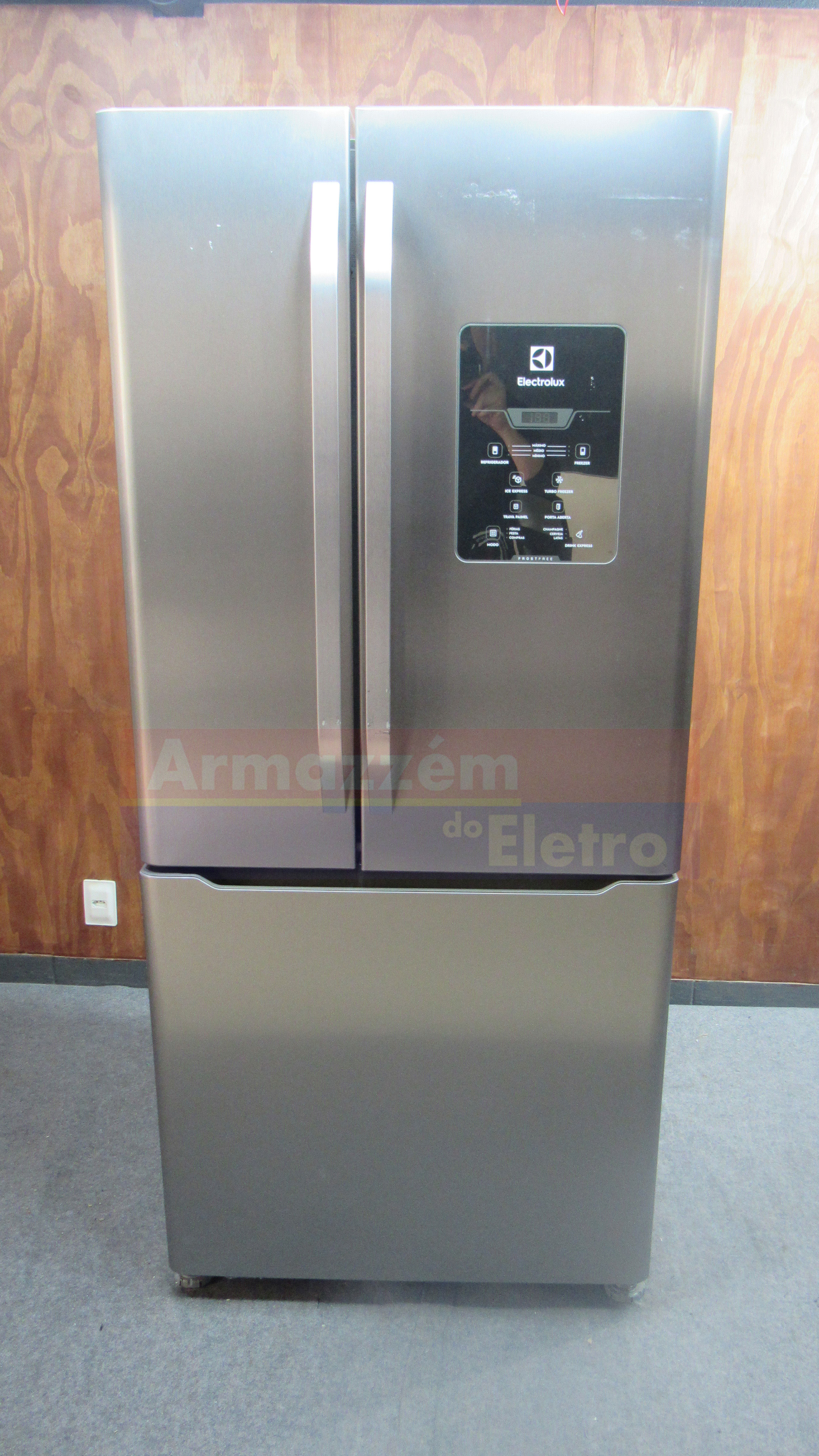 Geladeira Electrolux DM84X 579 Litros 127v