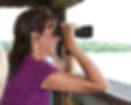 Beate mit Fernglas