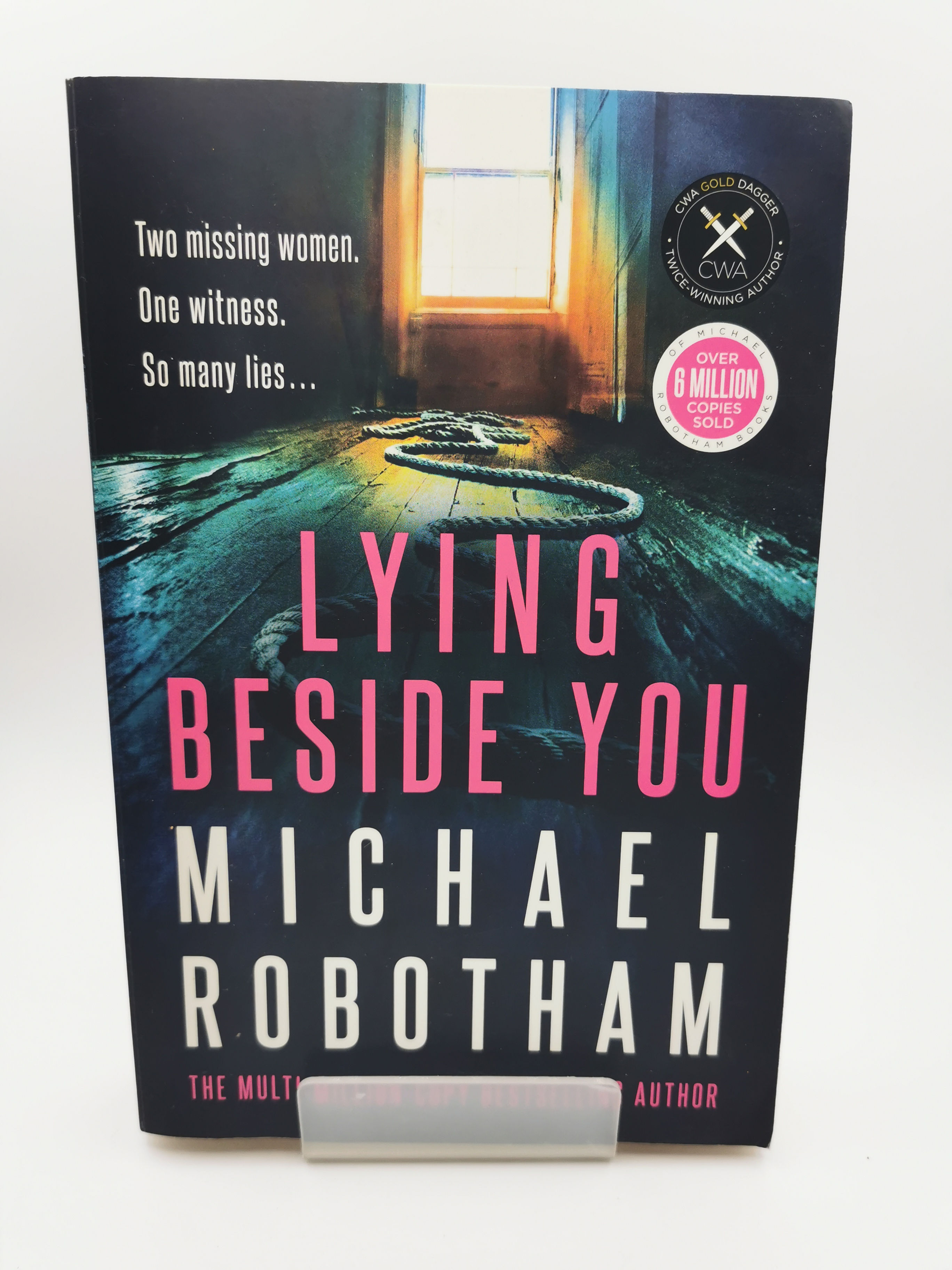 Lying Beside You - Michael Robotham